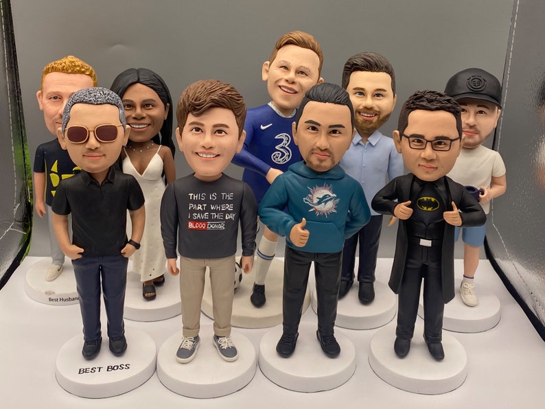 Fully Customizable 6 person Custom Bobblehead With Engraved Text