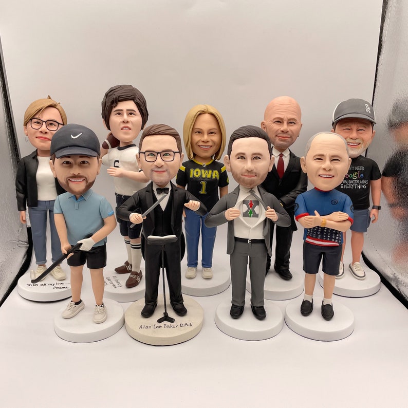 Fully Customizable 6 person Custom Bobblehead With Engraved Text