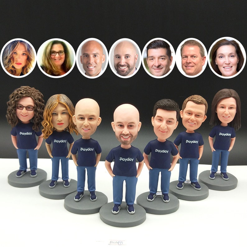 Fully Customizable 6 person Custom Bobblehead With Engraved Text